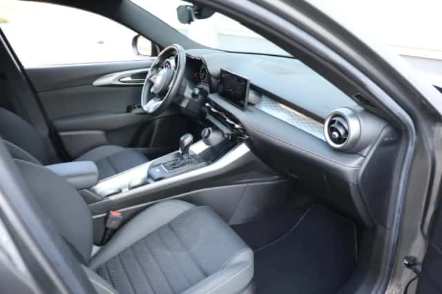 Alfa Romeo Tonale (2023) thumbnail 9
