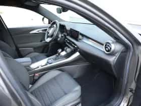 Alfa Romeo Tonale (2023) thumbnail 9