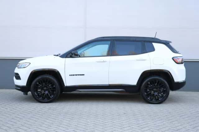 Jeep Compass (2023) thumbnail 2