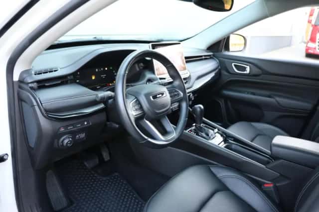 Jeep Compass (2023) thumbnail 12