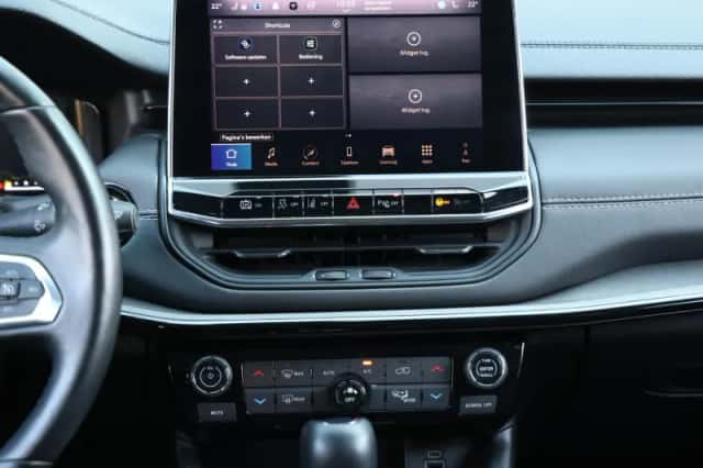 Jeep Compass (2023) thumbnail 16