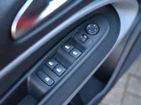 Jeep Avenger (2024) thumbnail 22