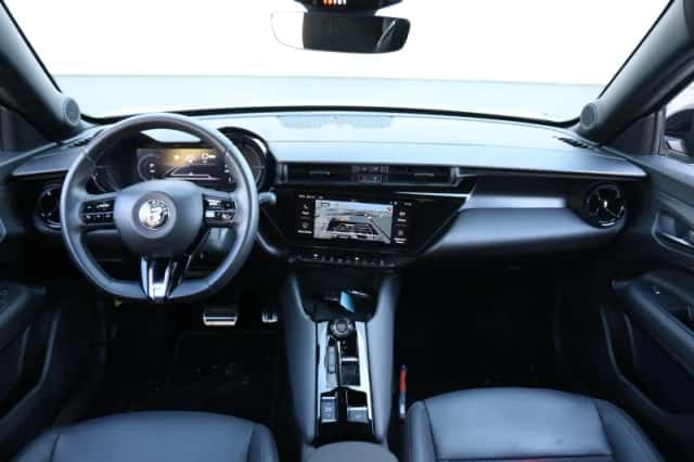 Alfa Romeo Junior (2024) thumbnail 14