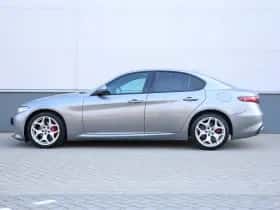 Alfa Romeo Giulia (2020) thumbnail 2