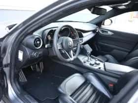 Alfa Romeo Giulia (2020) thumbnail 11