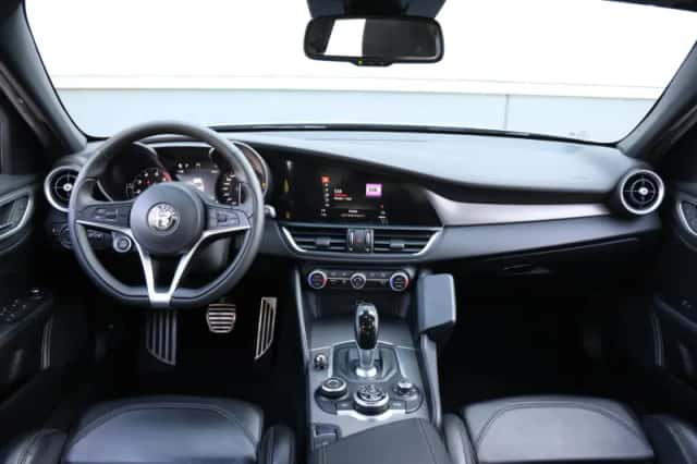 Alfa Romeo Giulia (2020) thumbnail 14