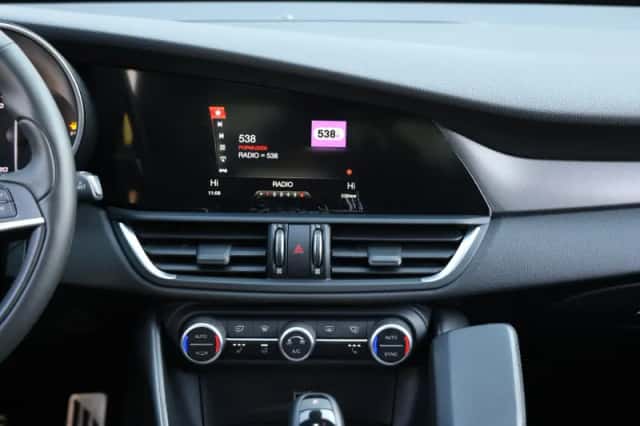 Alfa Romeo Giulia (2020) thumbnail 15