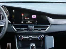 Alfa Romeo Giulia (2020) thumbnail 15
