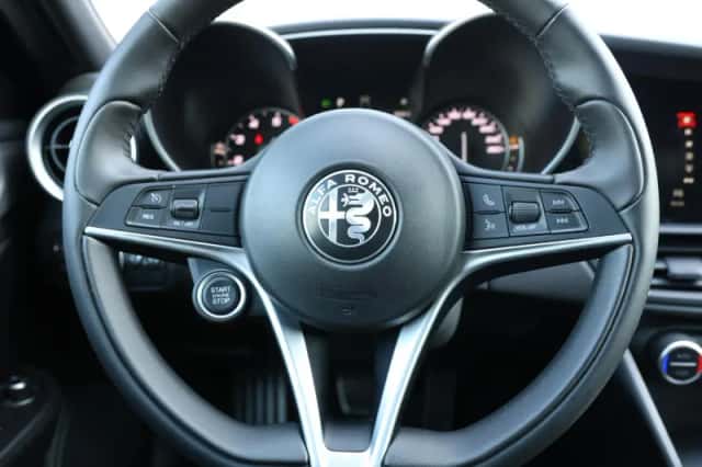 Alfa Romeo Giulia (2020) thumbnail 27