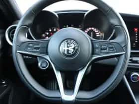 Alfa Romeo Giulia (2020) thumbnail 27