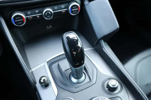Alfa Romeo Giulia (2020) thumbnail 36