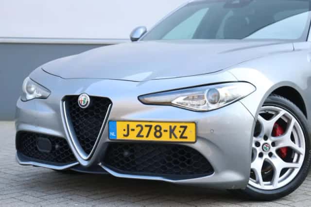 Alfa Romeo Giulia (2020) thumbnail 6
