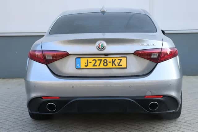 Alfa Romeo Giulia (2020) thumbnail 8