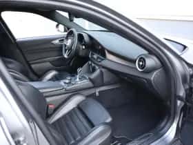 Alfa Romeo Giulia (2020) thumbnail 9