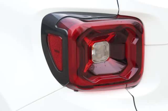 Jeep Renegade (2025) thumbnail 19