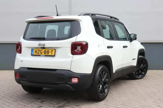 Jeep Renegade (2025) thumbnail 3