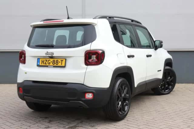 Jeep Renegade (2025) thumbnail 3