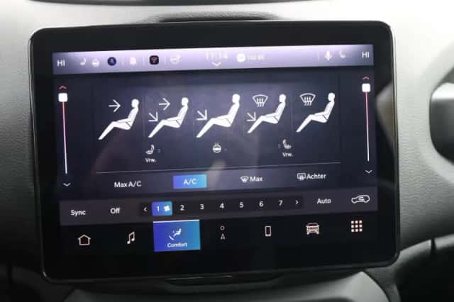Jeep Renegade (2025) thumbnail 31
