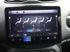 Jeep Renegade (2025) thumbnail 31