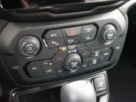 Jeep Renegade (2025) thumbnail 35
