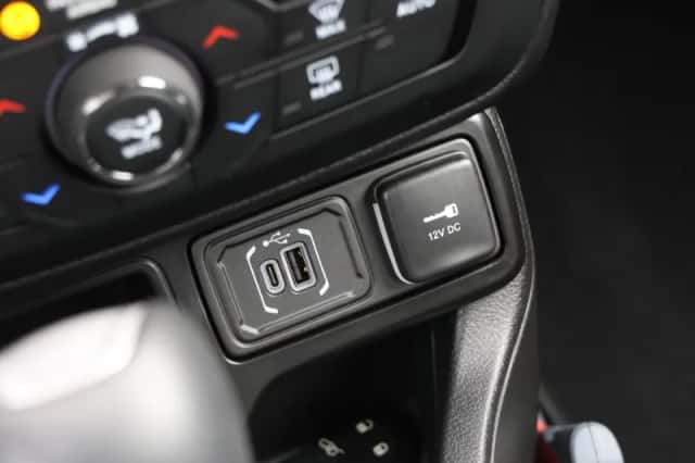 Jeep Renegade (2025) thumbnail 36