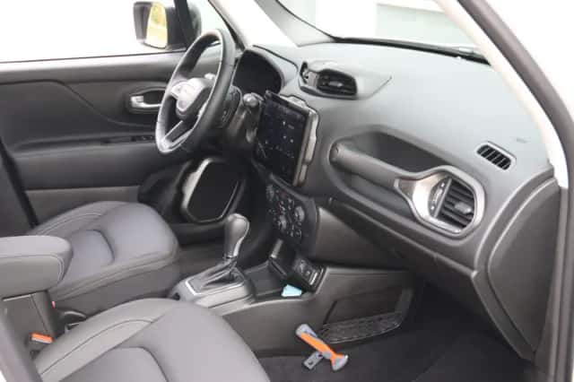 Jeep Renegade (2025) thumbnail 8