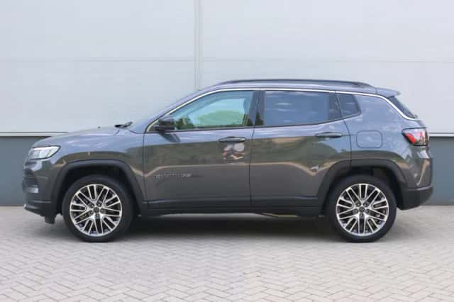 Jeep Compass (2024) thumbnail 2