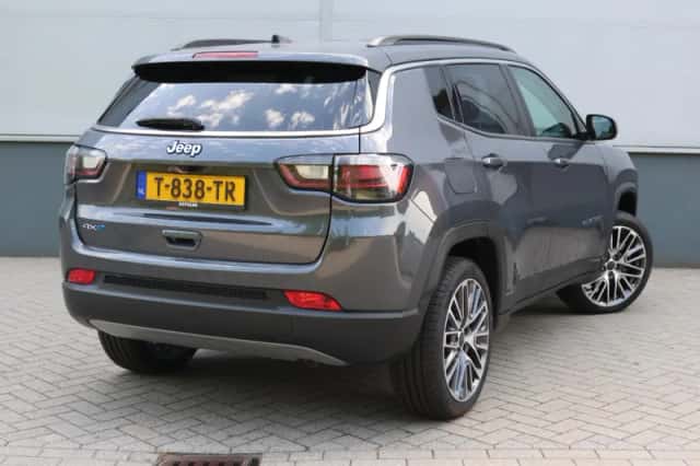 Jeep Compass (2024) thumbnail 3