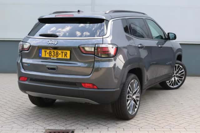Jeep Compass (2024) thumbnail 3