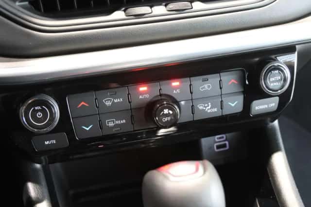 Jeep Compass (2024) thumbnail 37