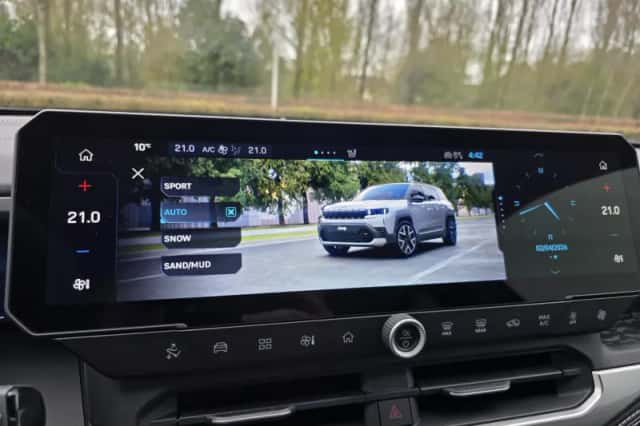 Jeep Compass (2026) thumbnail 16