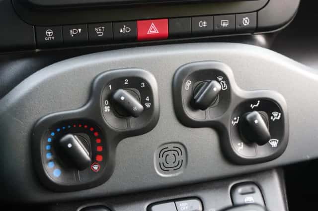 Fiat Panda (2022) thumbnail 30