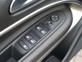 Jeep Avenger (2024) thumbnail 25