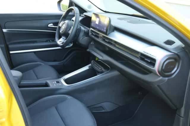 Jeep Avenger (2025) thumbnail 9