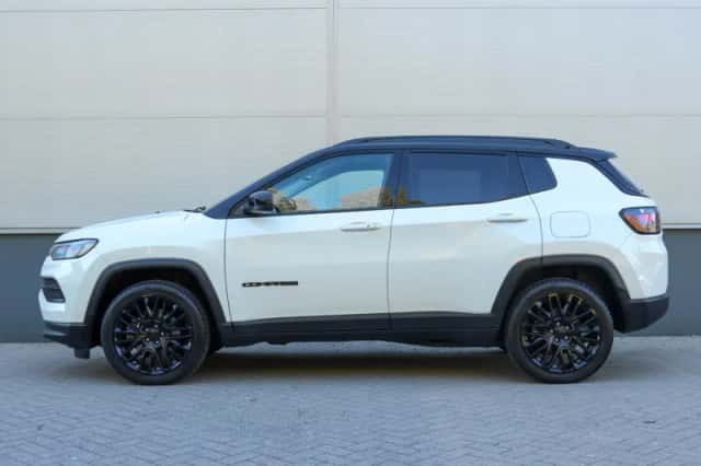 Jeep Compass (2023) thumbnail 2