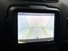 Jeep Renegade (2023) thumbnail 17