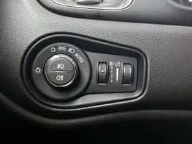 Jeep Renegade (2023) thumbnail 33