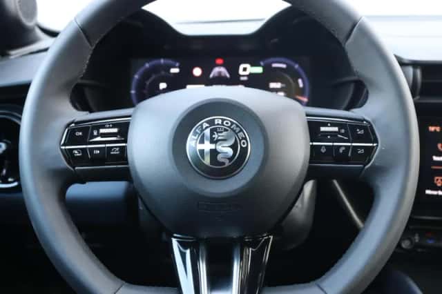 Alfa Romeo Junior (2025) thumbnail 25