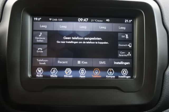 Jeep Renegade (2021) thumbnail 34