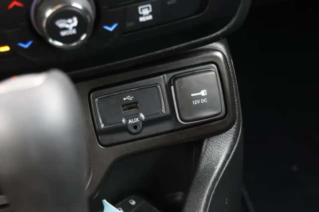 Jeep Renegade (2021) thumbnail 37