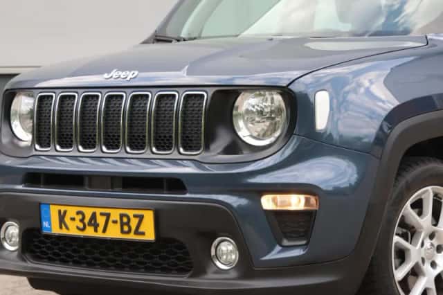 Jeep Renegade (2021) thumbnail 6