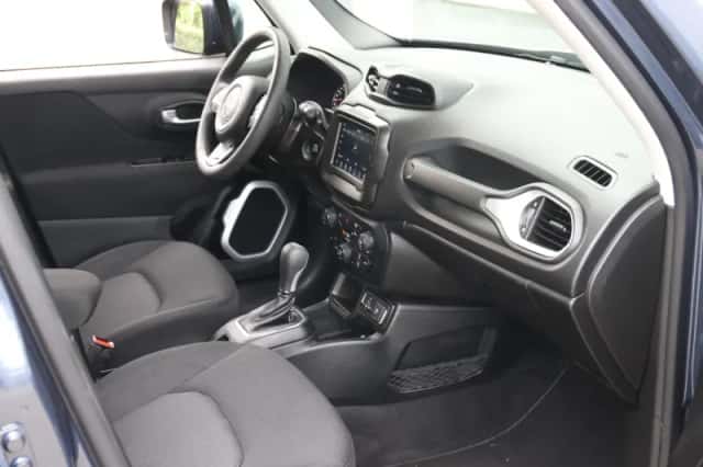 Jeep Renegade (2021) thumbnail 9