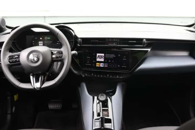 Alfa Romeo Junior (2025) thumbnail 13