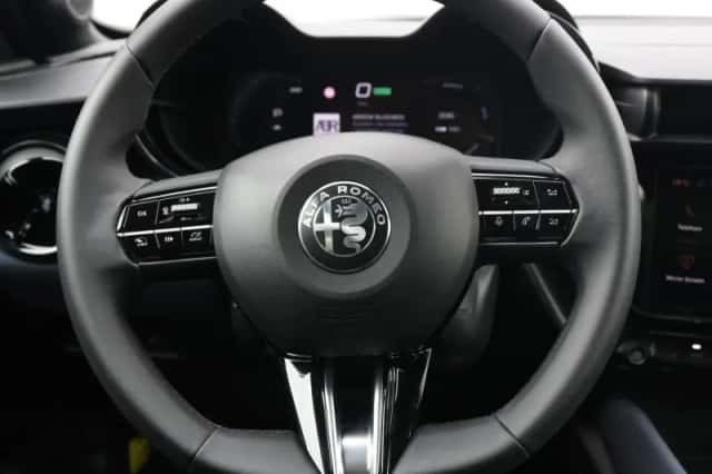 Alfa Romeo Junior (2025) thumbnail 24