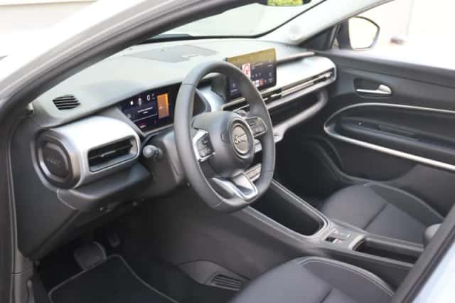 Jeep Avenger (2025) thumbnail 11