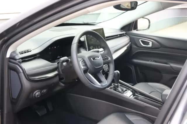 Jeep Compass (2025) thumbnail 11