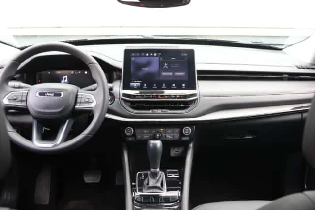 Jeep Compass (2025) thumbnail 14