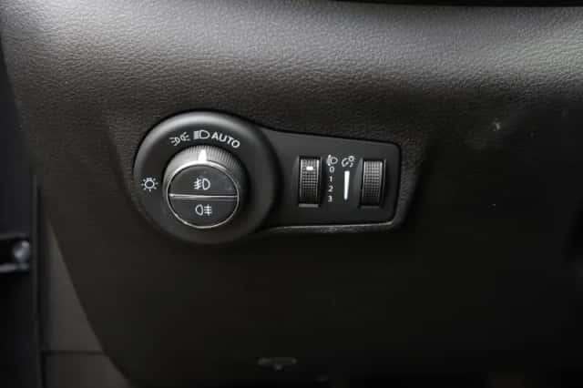 Jeep Compass (2025) thumbnail 25