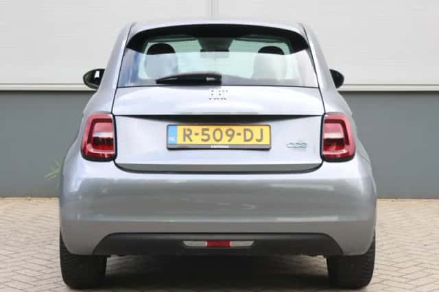 Fiat 500 (2022) thumbnail 9