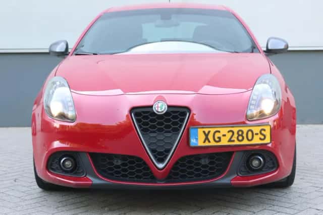 Alfa Romeo Giulietta (2018) thumbnail 5